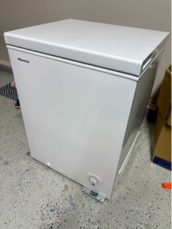 Hisense 5.0 cubic feet Chest Freezer