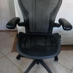 Herman Miller Aeron Chair No Rips Or Tears