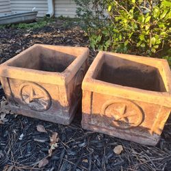 Two Concrete Garden Decor Planters Both 120$ Or 60$ Each 