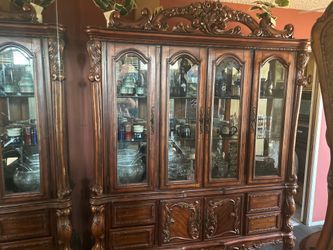 Acme Dresden 4-Door Hutch and Buffet with 4 Drawers in Cherry Oak