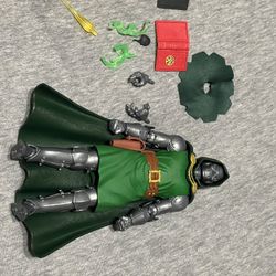 MARVEL LEGENDS DR DOOM FIGURE WITH ACCESSORIES 