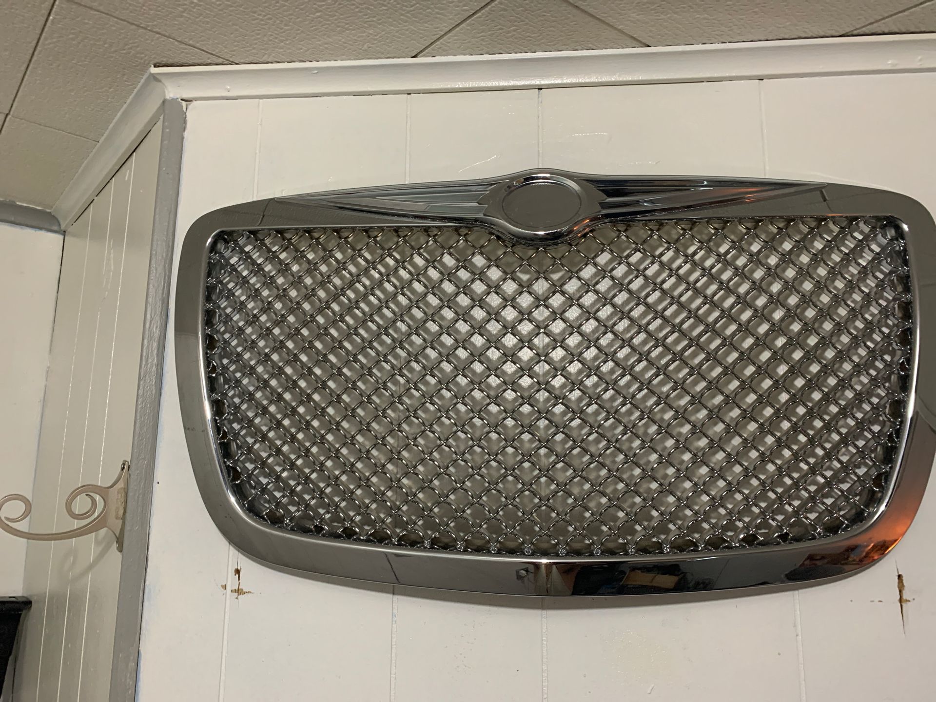 Chrysler 300 aftermarket chrome grille bumper