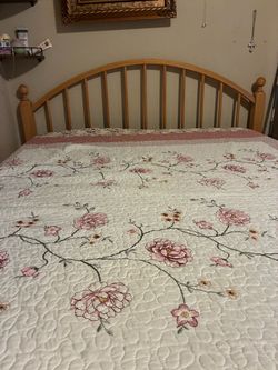Bed frame queen