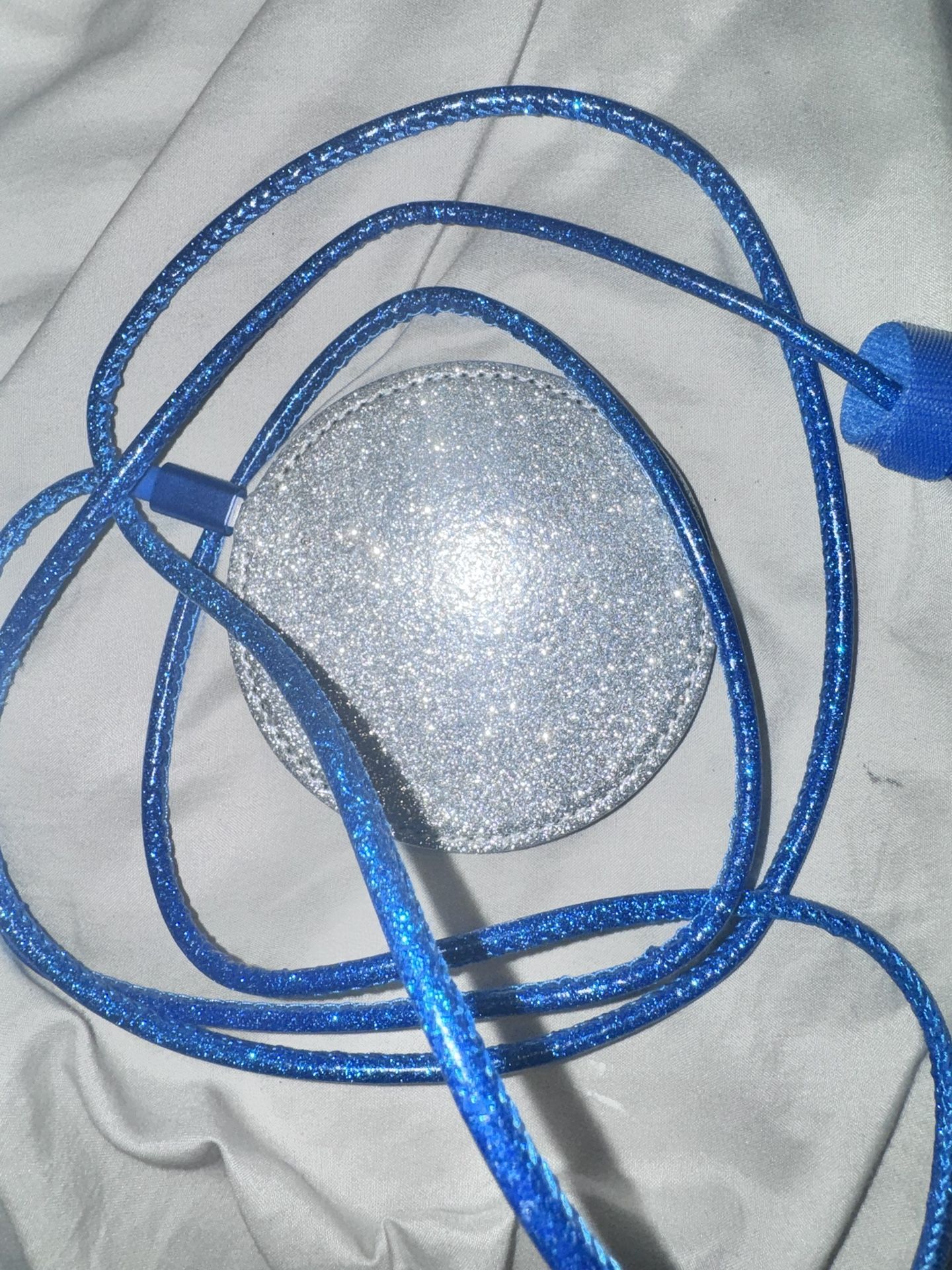 Sparkle & Charge: Your On-the-Go Glam Power Solution USB
