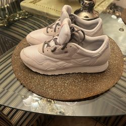 Women Shoes 👟 Reebok Size 8-1/2