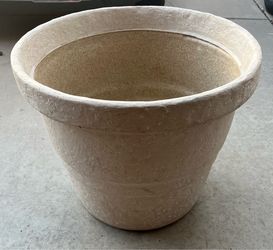 24-inch classic rolled-rim planter pot