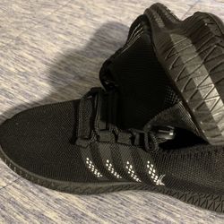 New walking shoes and light weight, easy to slip on and walk around with