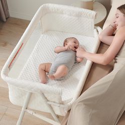 Bassinet Bedside Sleeper, Baby Crib for Newborn, Baby Bassinets Bedside Sleeper with 4 Auto-Lock & Adjustable Height, Brea