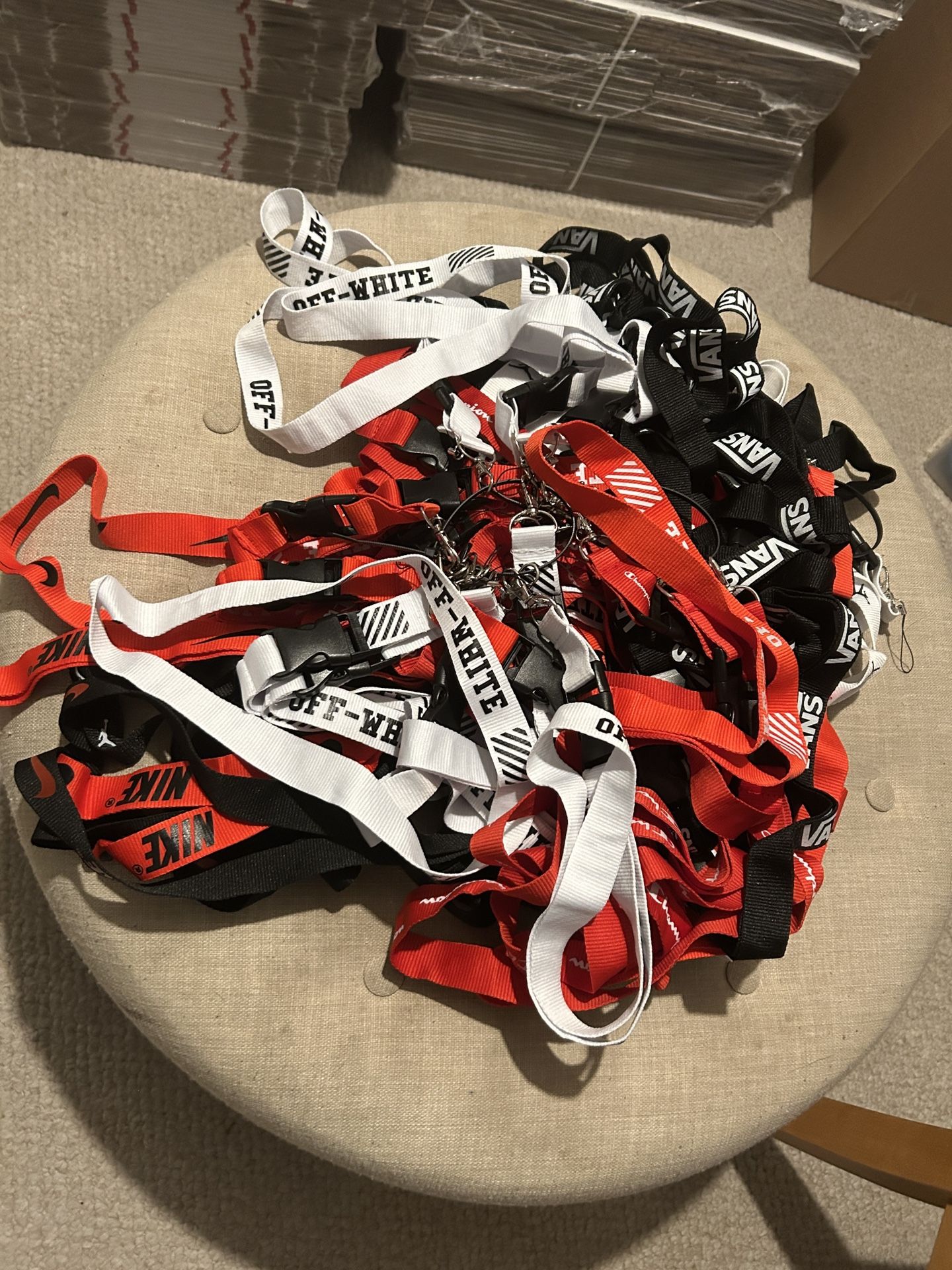 48pc detachable keychain lanyards - jordan , off , supreme , nike , vans !