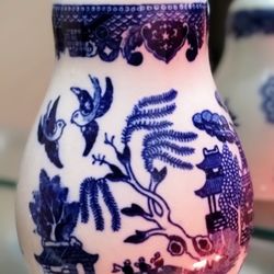 Blue Willow Sugar Shaker