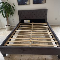 Full Bed Frame With Slats, Boxspring And Mattress 