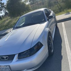 2004 Ford Mustang