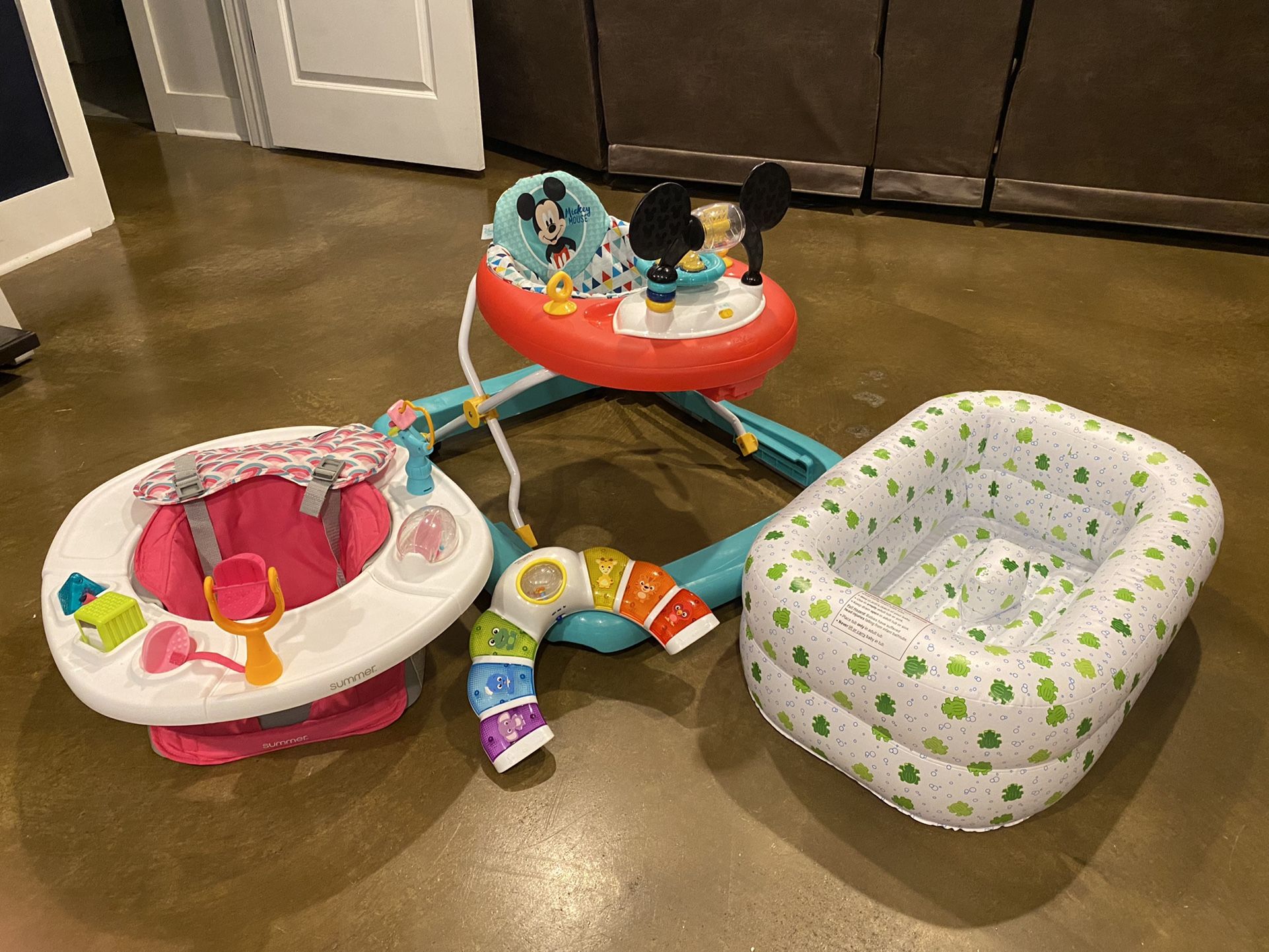 Miscellaneous Baby Items - Like New 