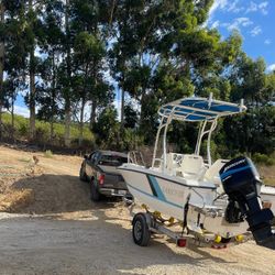Larson Center Console Boat