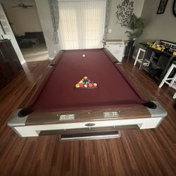 Professional pool Table 