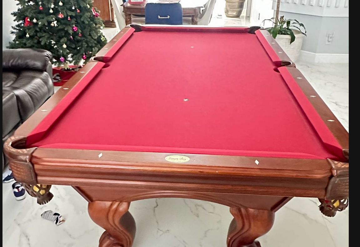Leisure Bay Billiards / Pool Table 