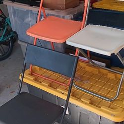 3 foldable chairs 
