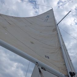 1985 Marlow Hunter 23