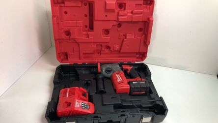 Milwaukee M18 Fuel cordless demo rotary hammer drill kit