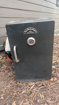 Smokey mountain series smoker