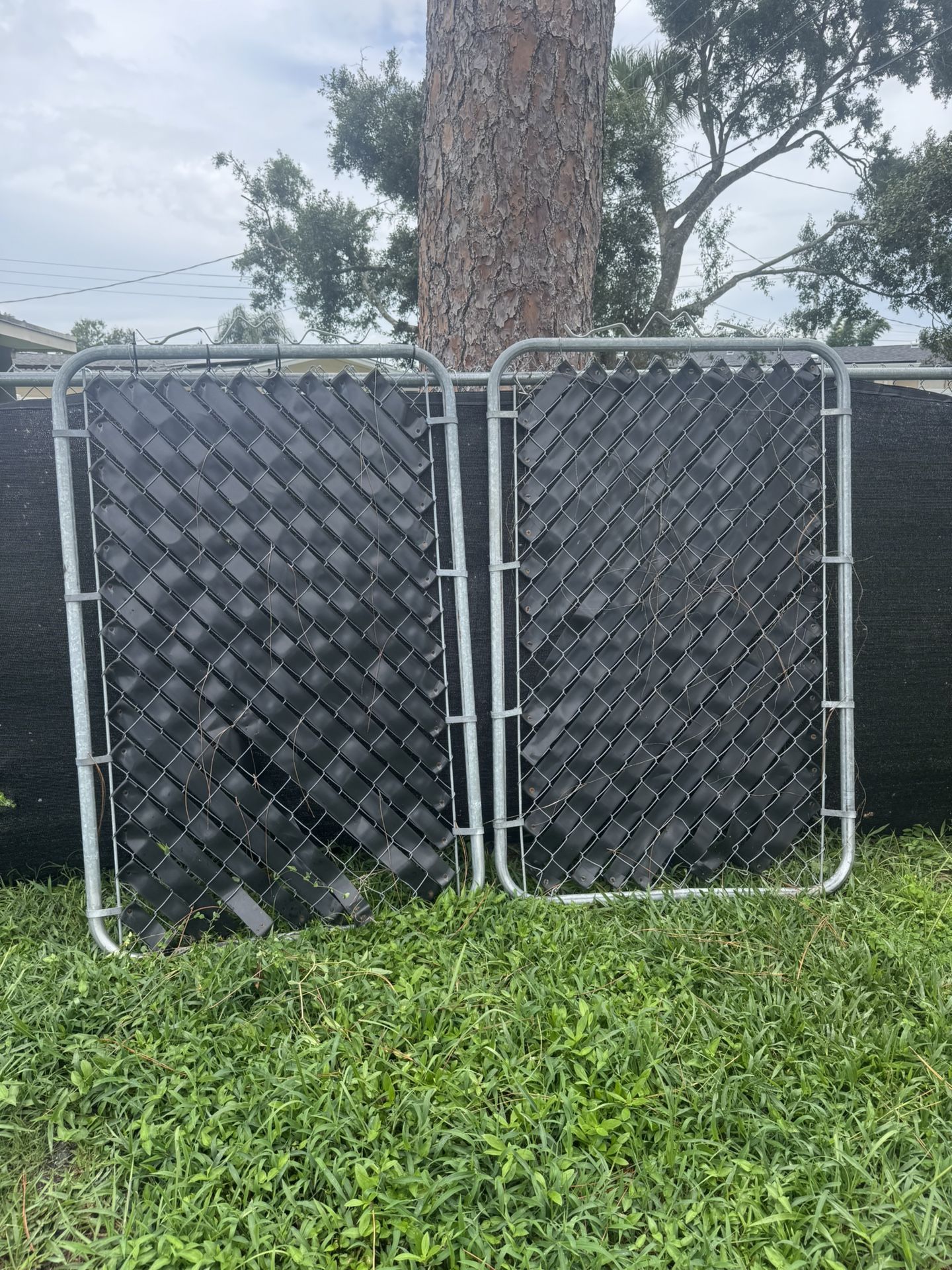 2 Gates (Chain Link 4x5)