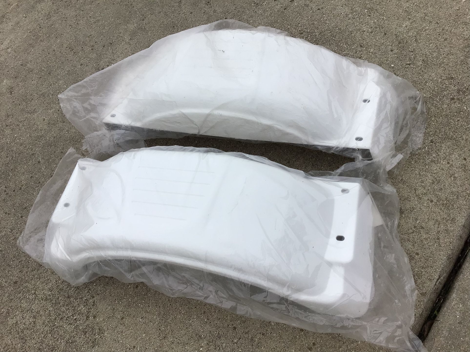 2 Plastic Trailer Fenders