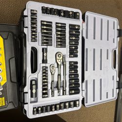 Stanley Mechanic Tool Set 69 Piece Black Chrome 