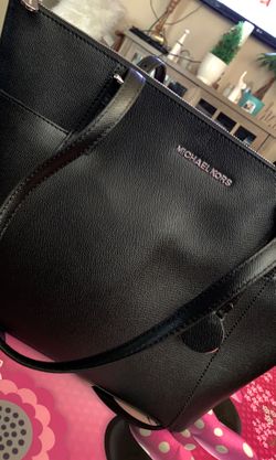 Micheal Kors Purse