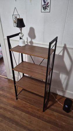Shelf/lamp/decor
