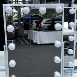 Vanity mirror