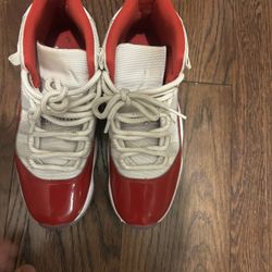 Jordan cherry 11
