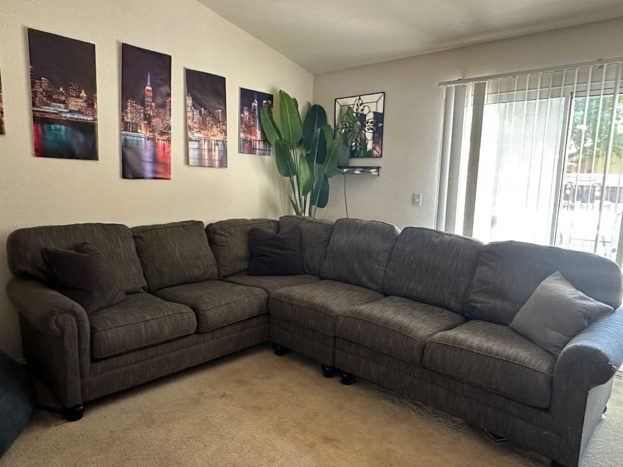 Couch (sectional)