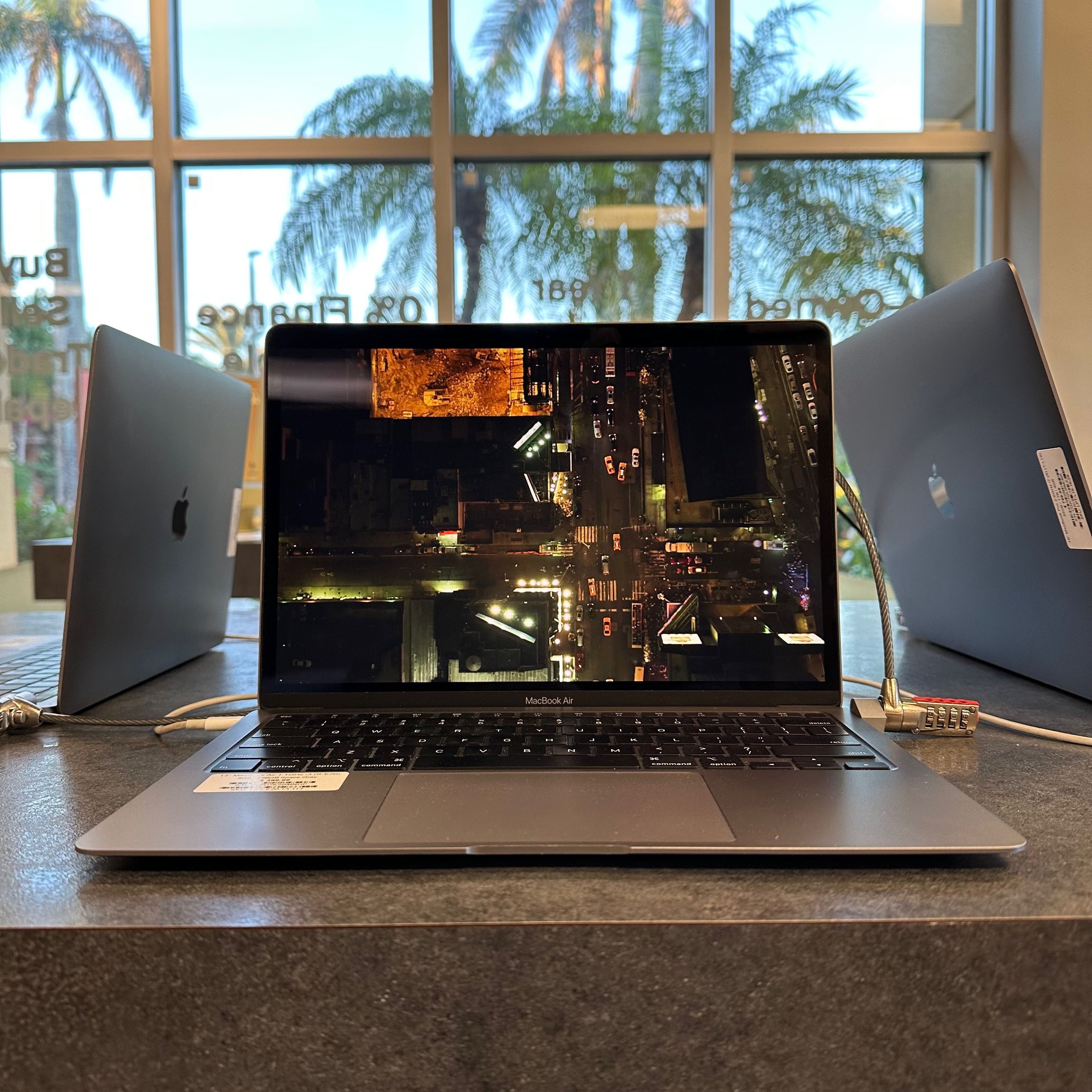 💻 Apple MacBook Air 13" 1.1GHz i3 – 8GB / 256GB – Space Gray