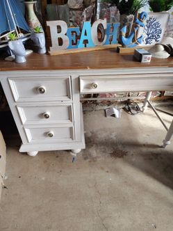White Wood Desk with Drawers