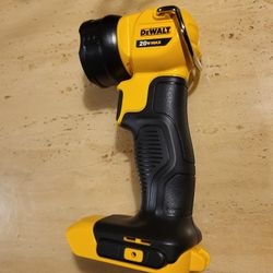 DeWalt 20V MAX 110 LED Work Light Flashlight