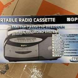GPX AM/FM Radio Cassette Player Recorder Boombox C730 NEW!