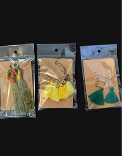 Lot Of 3 Dangle Tassle Multicolor Pierce Earrings Multi-style