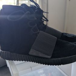 Adidas Yeezy Boost 750
'Triple Black' $300 located in Mesa