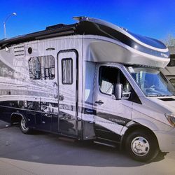 2018 ISATA 324FWM