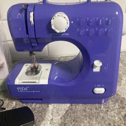 SINGER Pixie The Craft Machine by Singer Purple Sewing Machine Complete & Manual