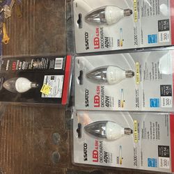LED SATCO 40w Bulb Lot Of 4