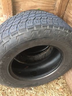 275/70R16 Terra Grappler tire.