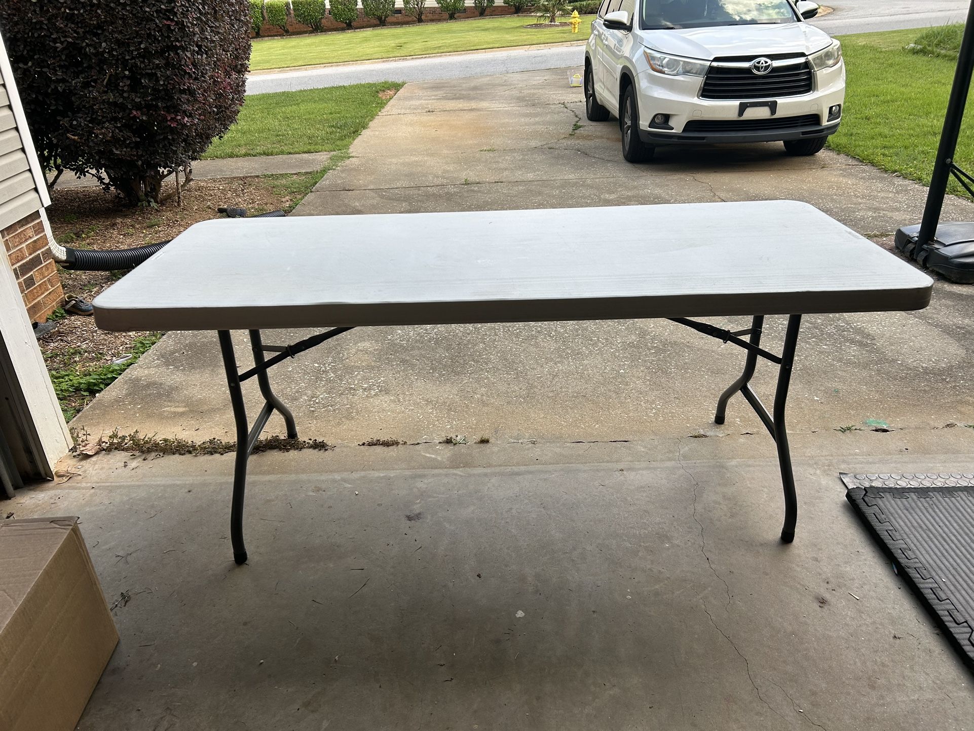 Folding Table
