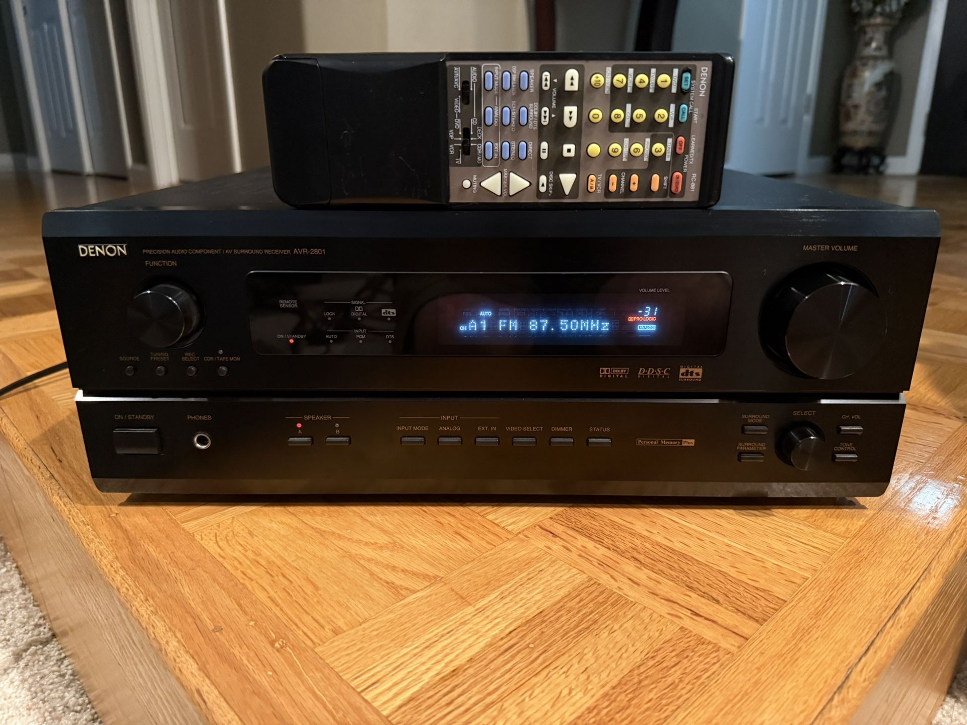   Denon 90-WPC AVR-2801 AV Receiver W/Remote (Excellent Condition)