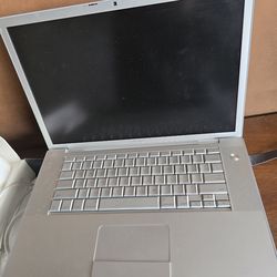Computadora MACBOOK PRO 15 IN250CH WIDESCREEN