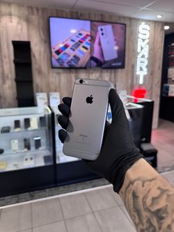 Apple iPhone 6S 32 GB - Silver (Unlocked) + Warranty