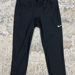 Nike Crop Tights Womens Size XL Black Power VICTORY Yoga Gym 933807-010 Dri Fit