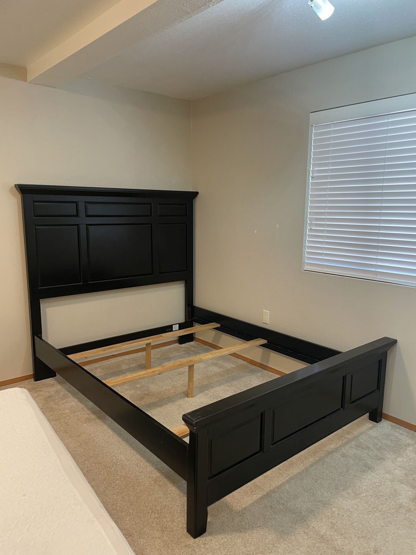 Queen Bed  Frame &Matress