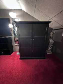 Armoire Chest