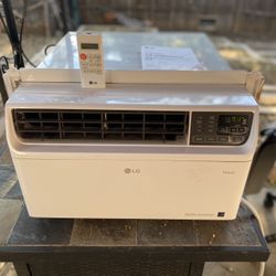 LG 10,000 BTU Air Conditioner Model LW1022IVSM